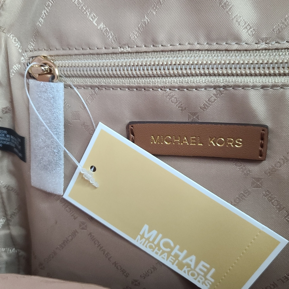 NWT Michael Kors Jaycee Medium Logo Backpack In VANILLA - Picture 11 of 13